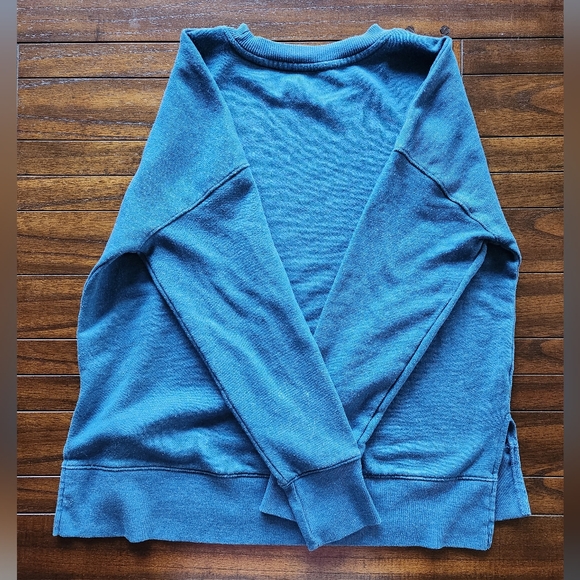 Women's Sweater, Size M (8-10) - Picture 2 of 6